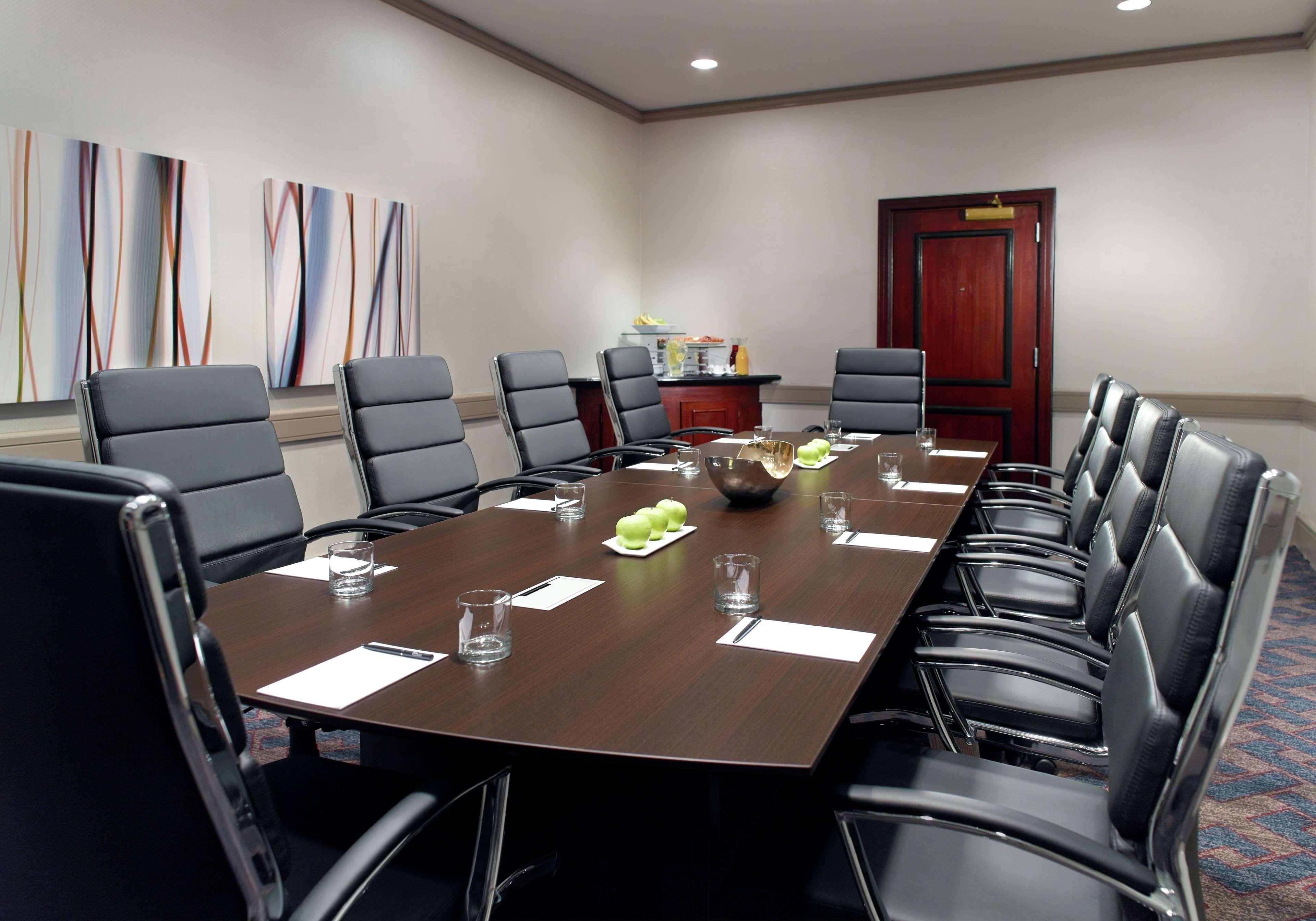 Hilton Atlanta Northeast Hotel Norcross Bagian luar foto