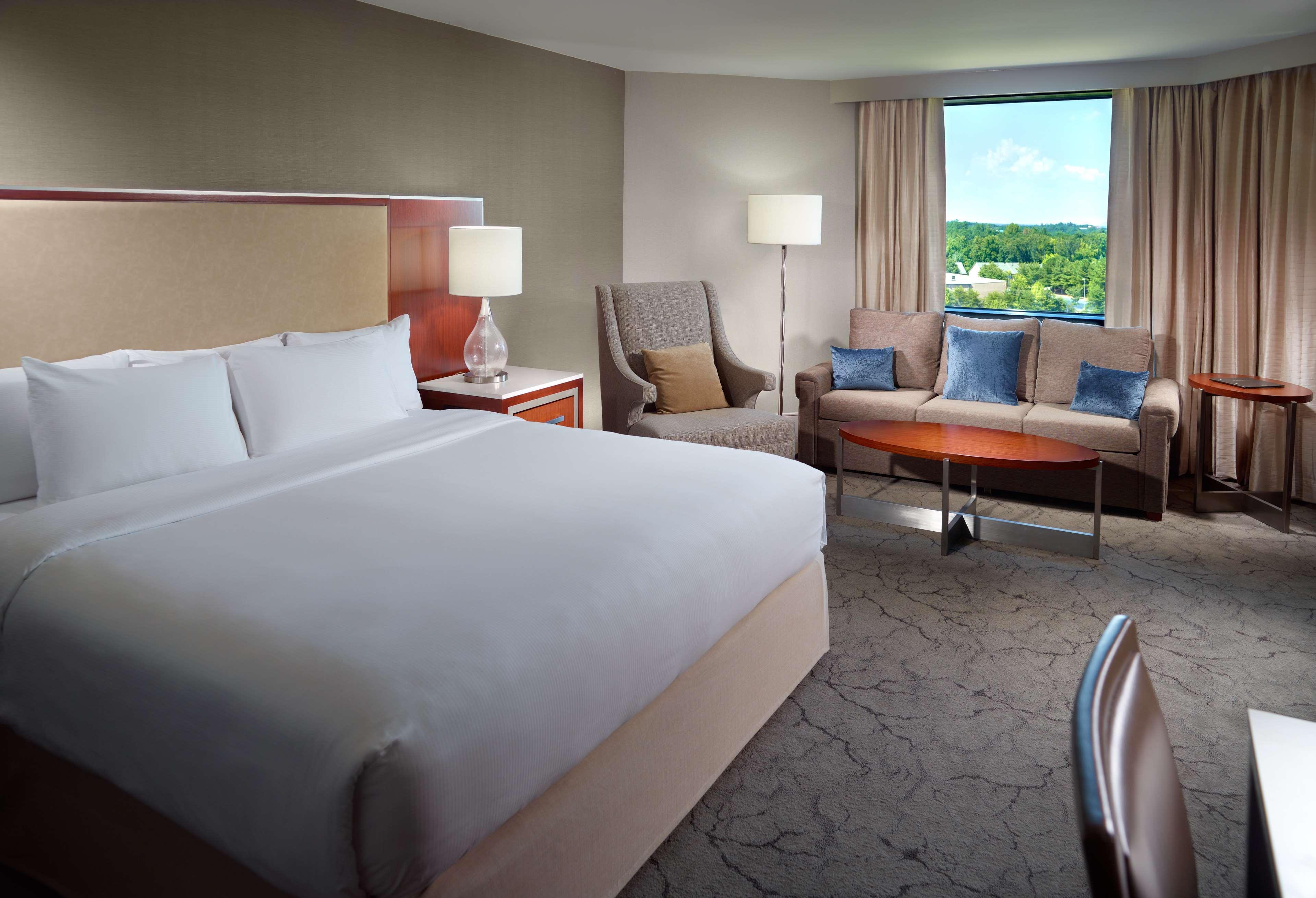 Hilton Atlanta Northeast Hotel Norcross Bagian luar foto