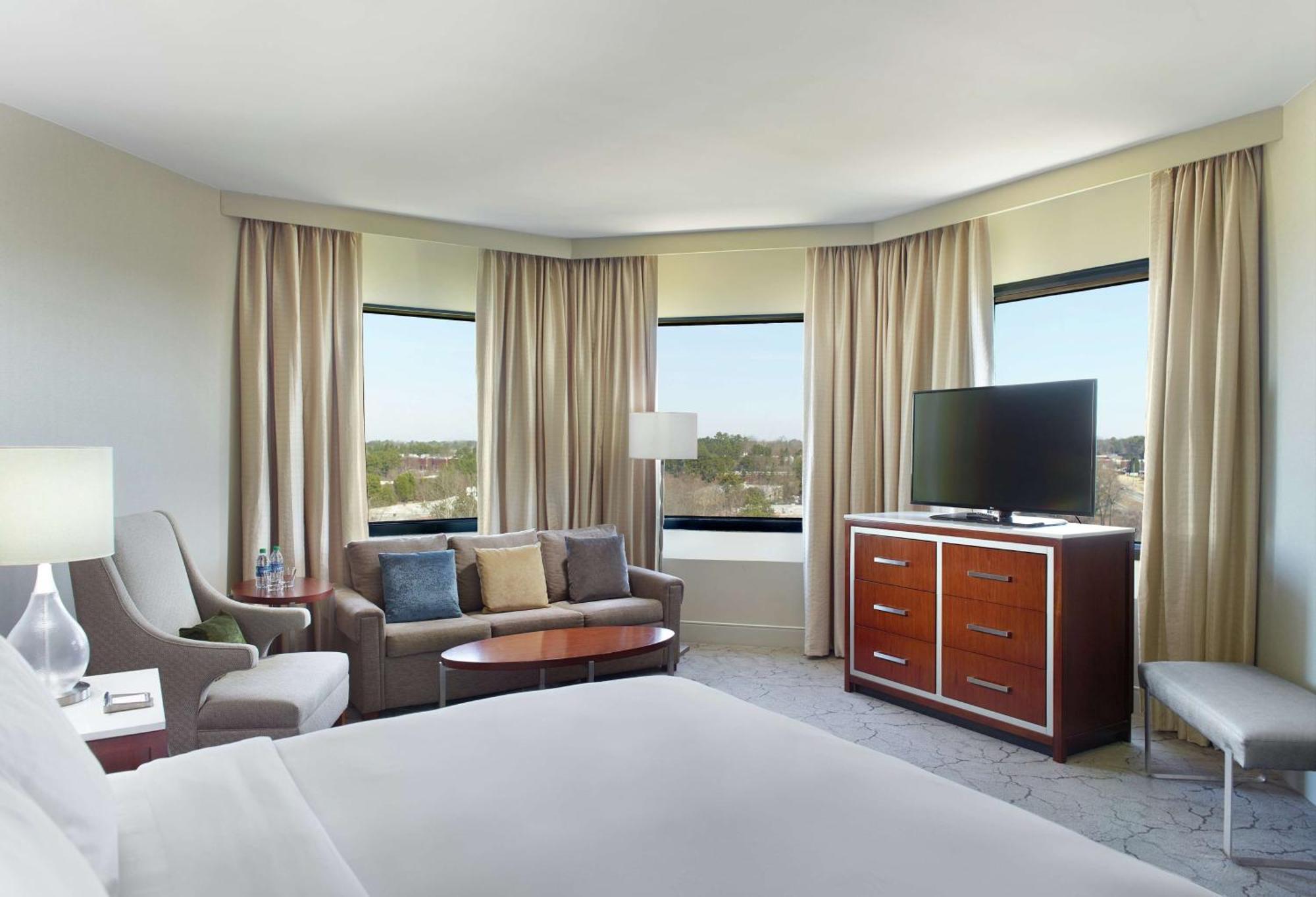 Hilton Atlanta Northeast Hotel Norcross Bagian luar foto