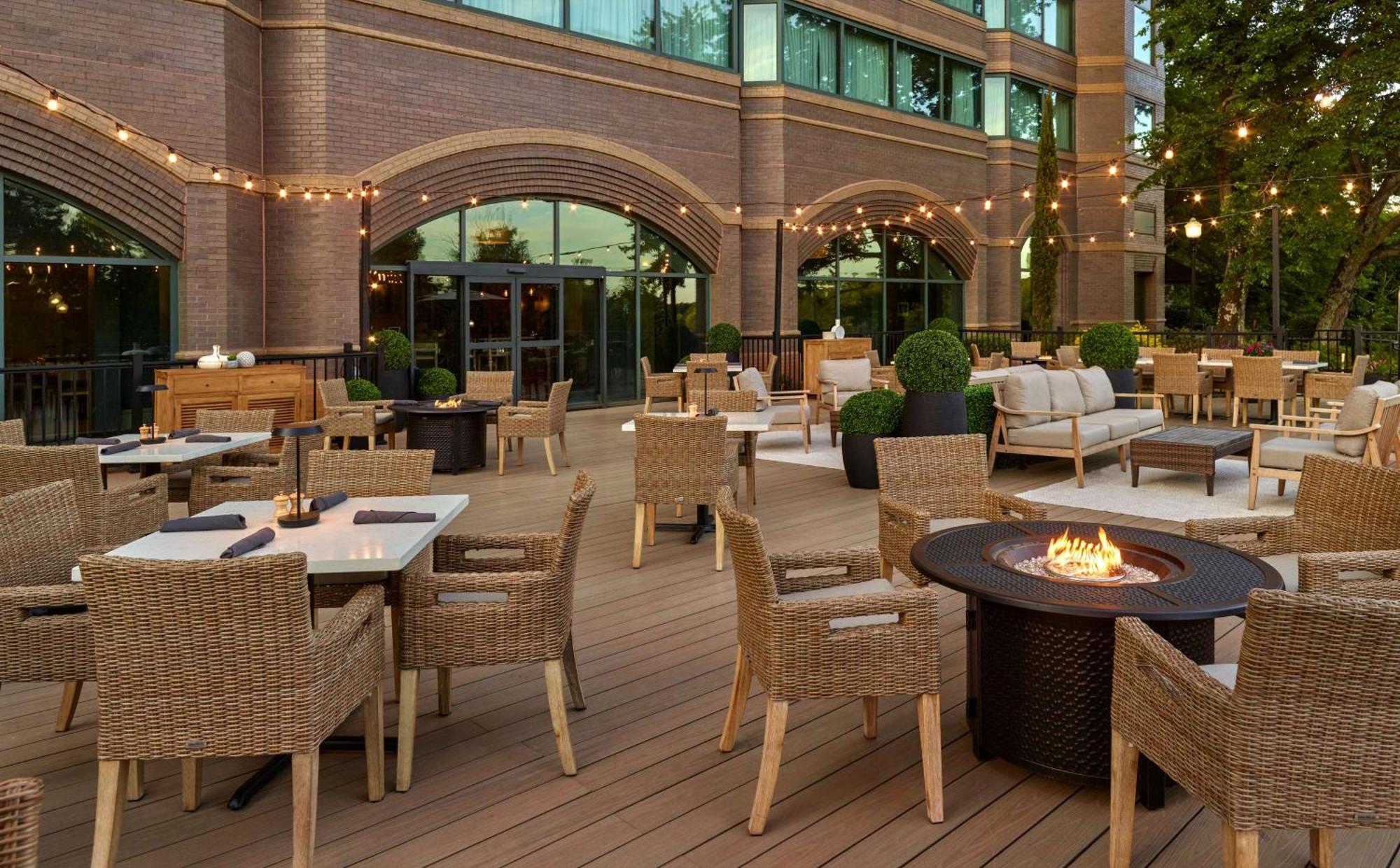 Hilton Atlanta Northeast Hotel Norcross Bagian luar foto