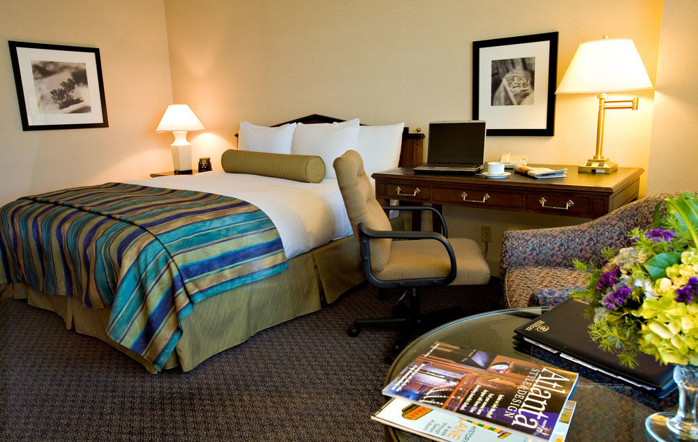 Hilton Atlanta Northeast Hotel Norcross Bagian luar foto